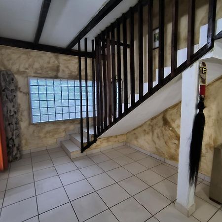 La Villa Lou, Musee Des Arts Grand Batangua Kribi Exteriör bild