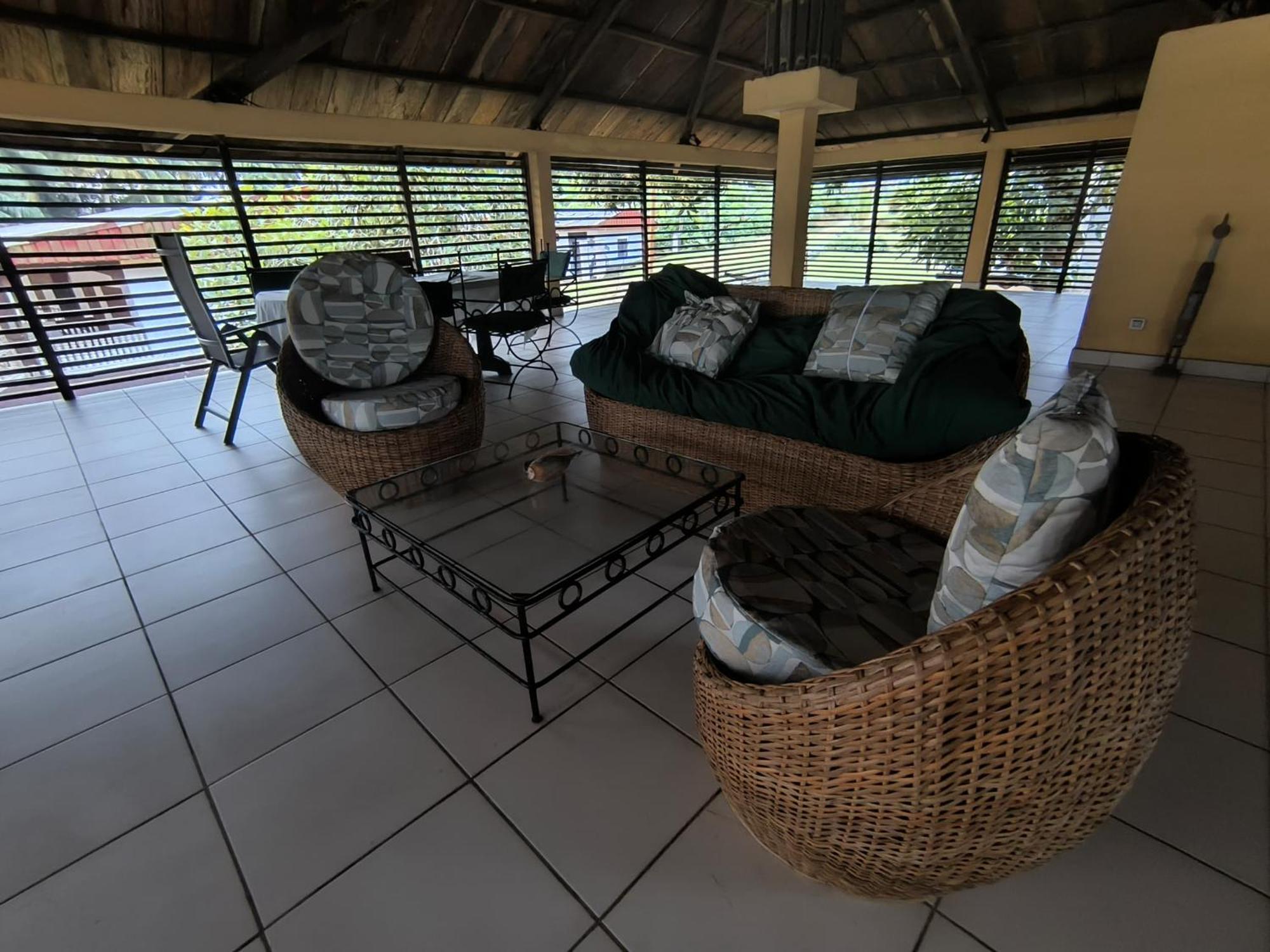 La Villa Lou, Musee Des Arts Grand Batangua Kribi Exteriör bild