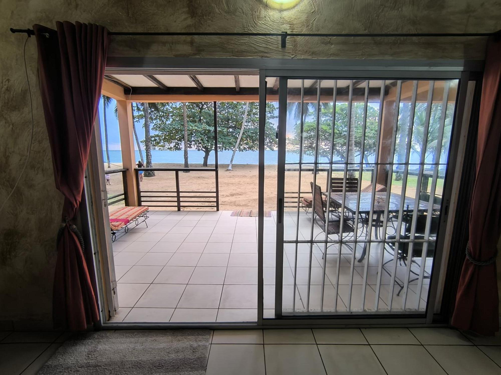 La Villa Lou, Musee Des Arts Grand Batangua Kribi Exteriör bild